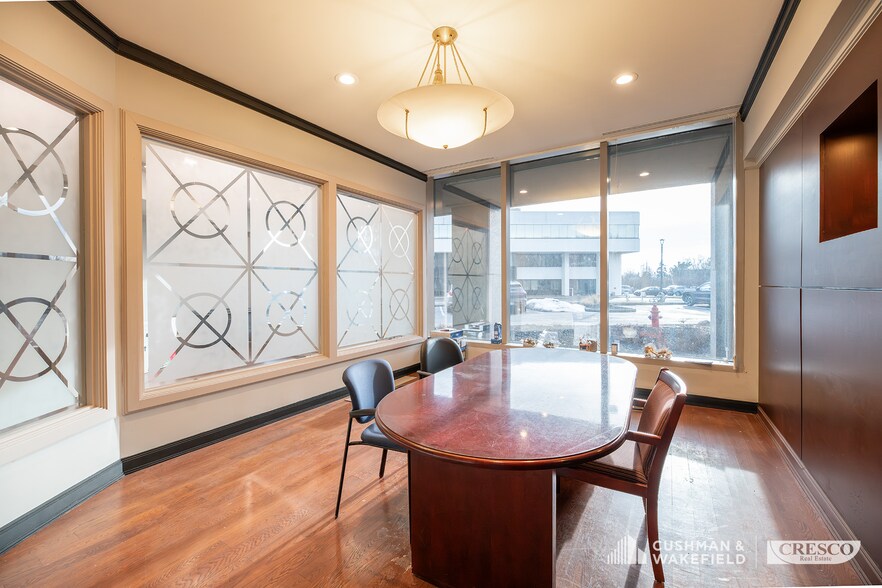 More Photos Of 6120 Parkland Blvd, Mayfield Heights Office For Lease