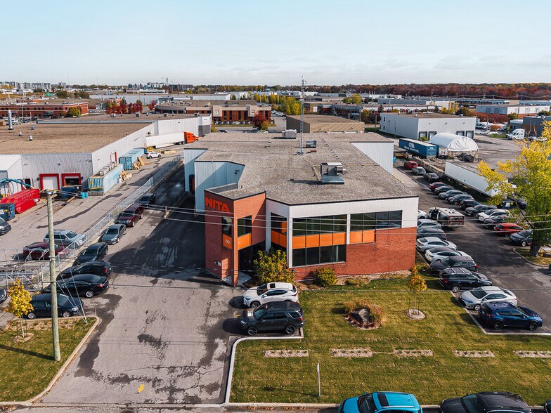 More Photos Of 1051 Rue du Viger, Terrebonne Showroom For Sale