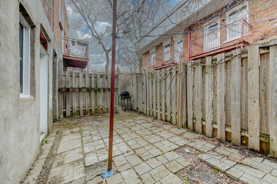 More Photos Of 4545 - 4551 Rue Berri, Montréal Apartments For Sale