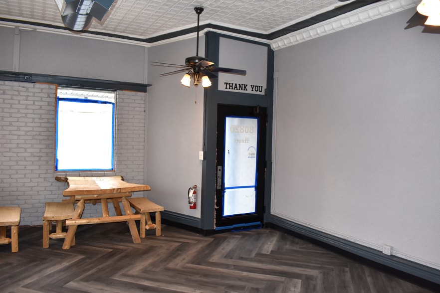 More Photos Of 80820 Main St, Memphis Storefront For Sale