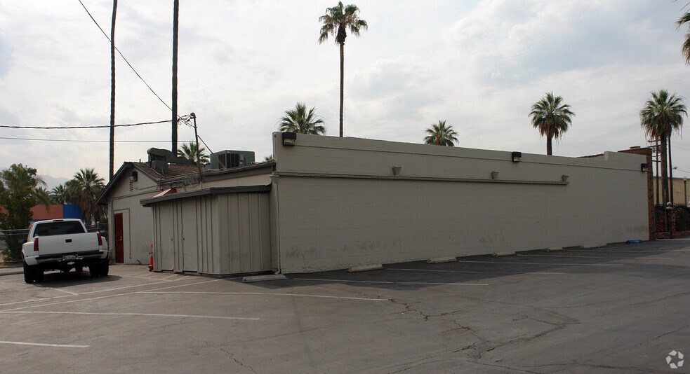 More Photos Of 1805 University Ave, Riverside Restaurant For Lease