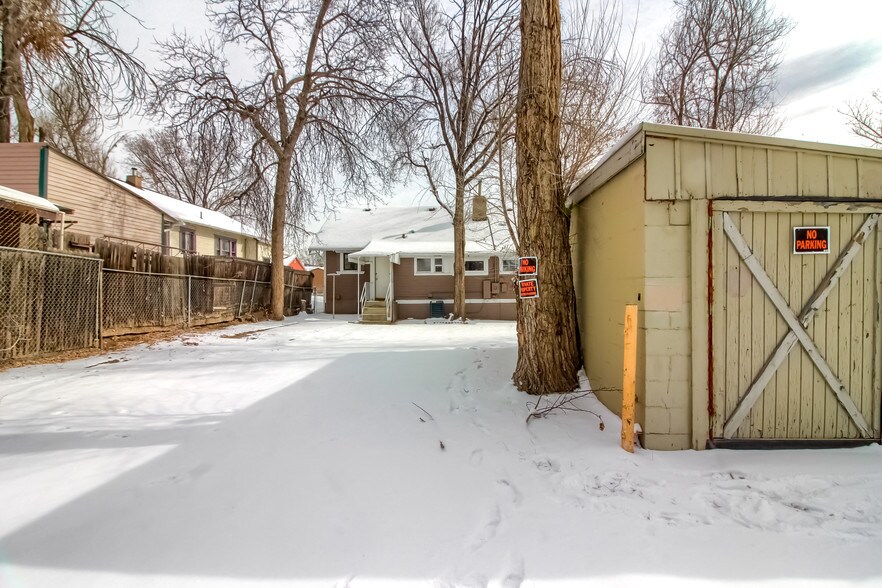 More Photos Of 2555 Sheridan Blvd, Edgewater Storefront Retail Office For Sale