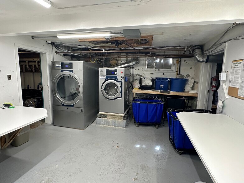 More Photos Of 171 Mission Rd, Wawa Hotel For Sale