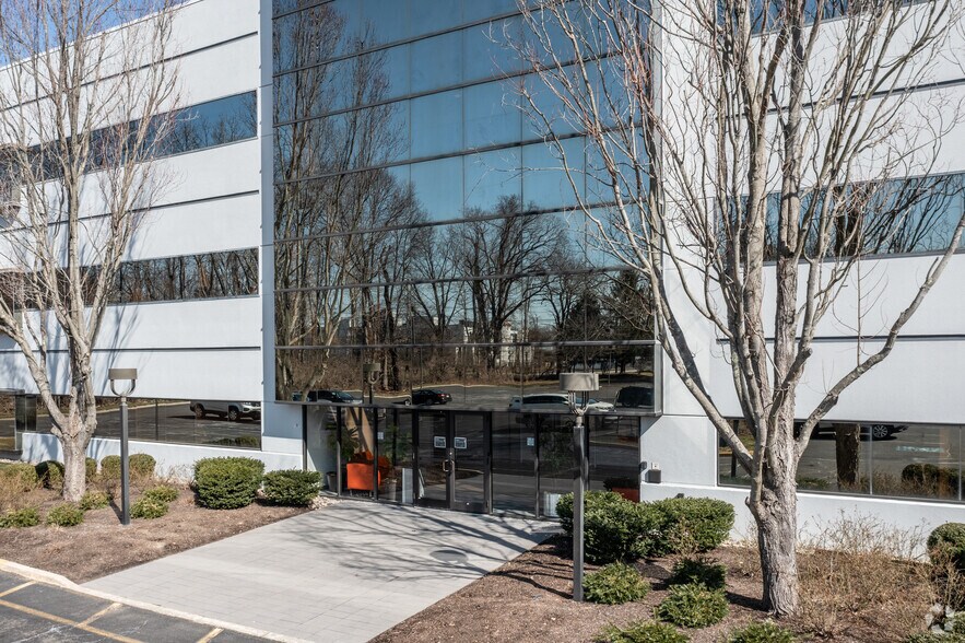 More Photos Of 4390 Route 1 N, Princeton Office For Lease