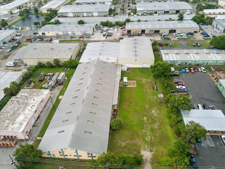 More Photos Of 12925 N 49th St, Clearwater Warehouse For Lease