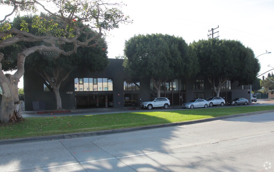 More Photos Of 1702 Olympic Blvd, Santa Monica Loft Creative Space For Lease