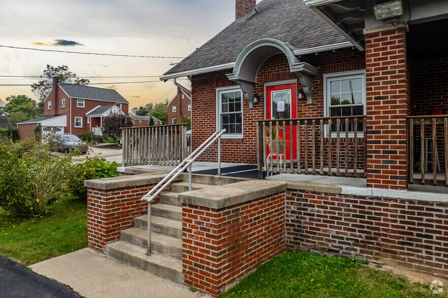 More Photos Of 1812 Lincoln Way, Mckeesport Office For Sale