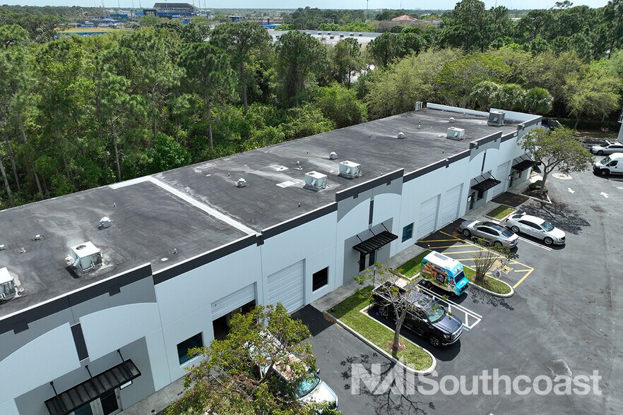 More Photos Of 645 NW Enterprise Dr, Port Saint Lucie Light Distribution For Lease