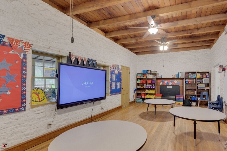 More Photos Of 14 Chisholm Trail Rd, Round Rock Schools For Sale