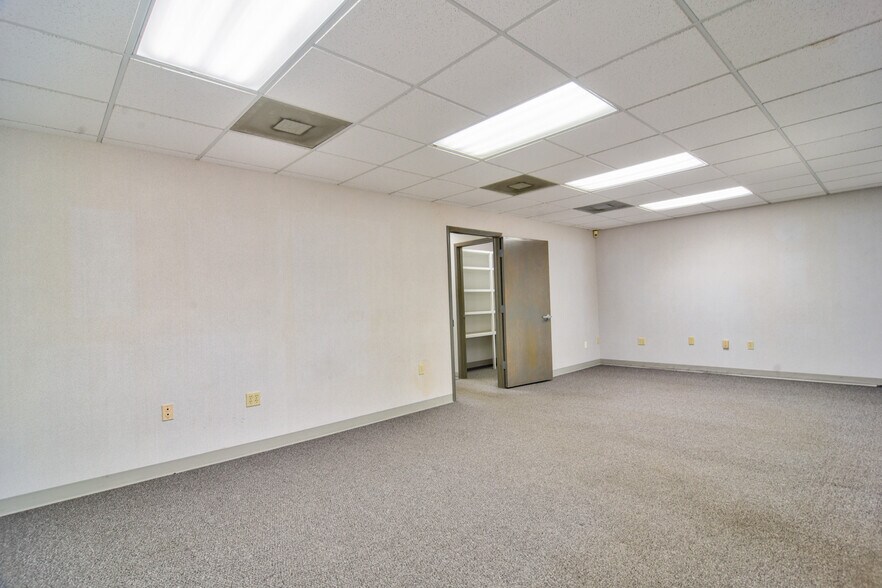 More Photos Of 3275 66th St N, Saint Petersburg Medical For Sale