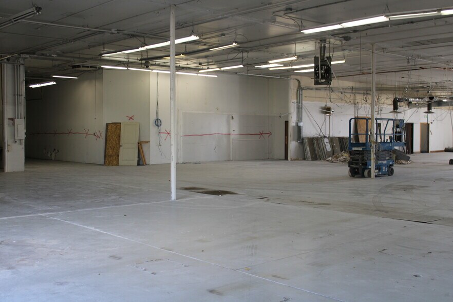 More Photos Of 5981 Marion Dr, Denver Warehouse For Sale