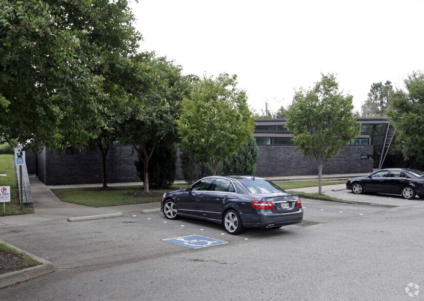 More Photos Of 2671 Appling Rd, Memphis Medical For Lease