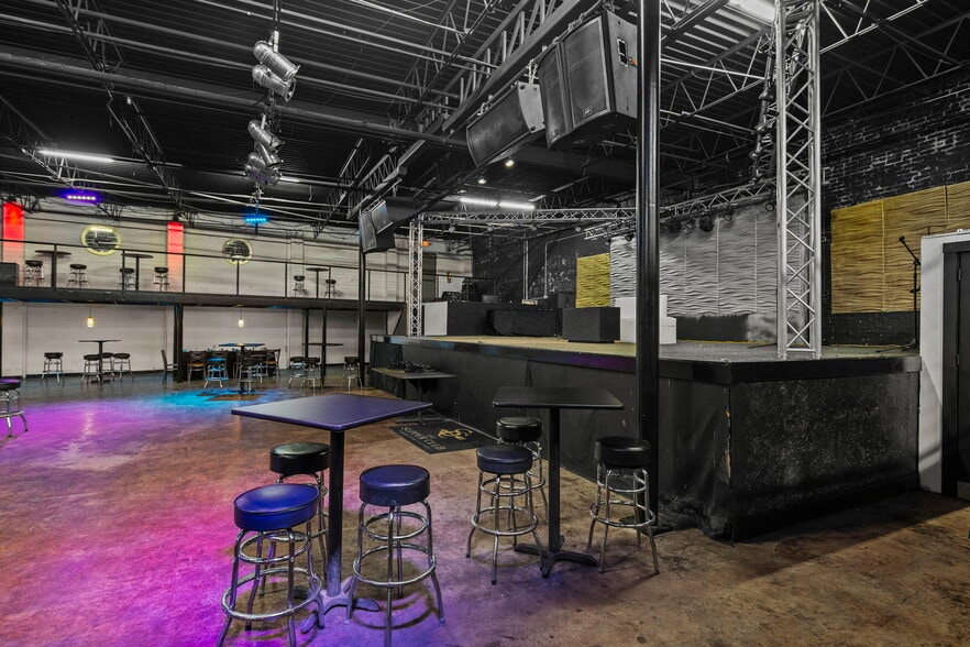 More Photos Of 110 E South St, Jackson Bar For Sale