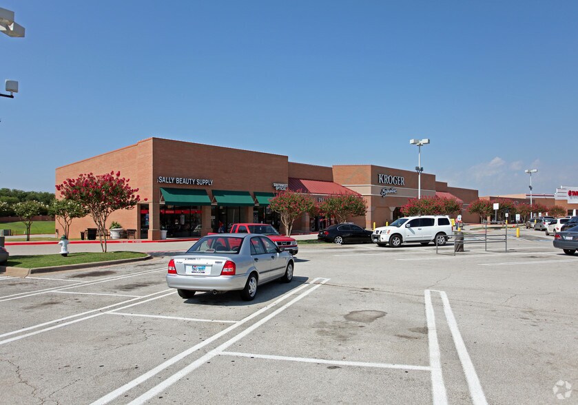 More Photos Of 3712-3720 Belt Line Rd, Addison Unknown For Lease