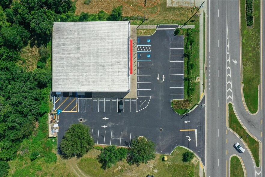 More Photos Of 2401 SE 58th Ave, Ocala General Retail For Sale