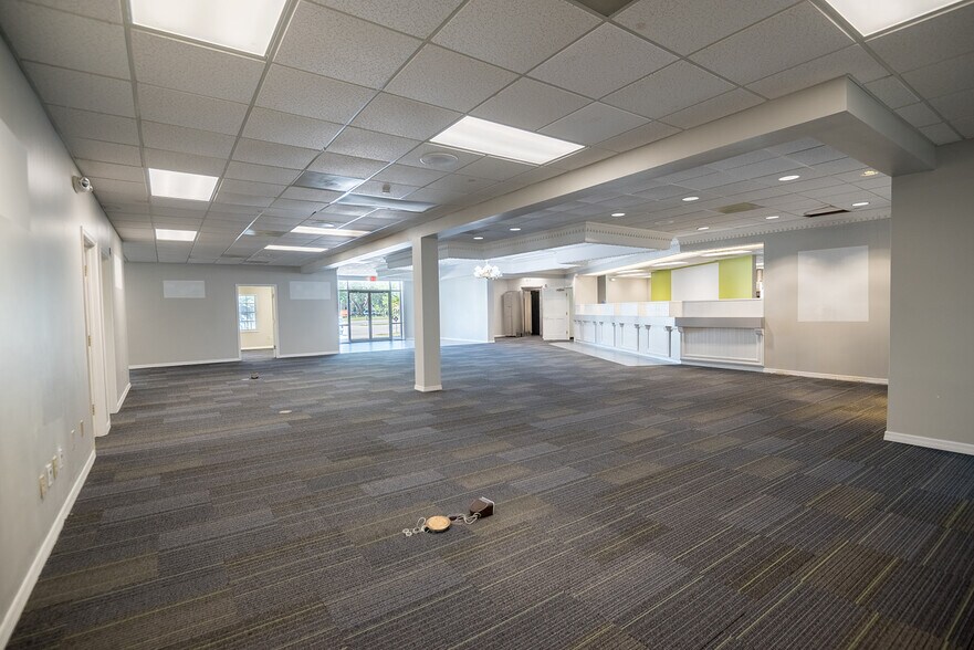 More Photos Of 300 W Main St, Lake Butler Storefront Retail Office For Sale