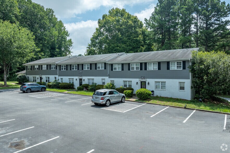 More Photos Of 3300 N Elm St, Greensboro Apartments For Sale