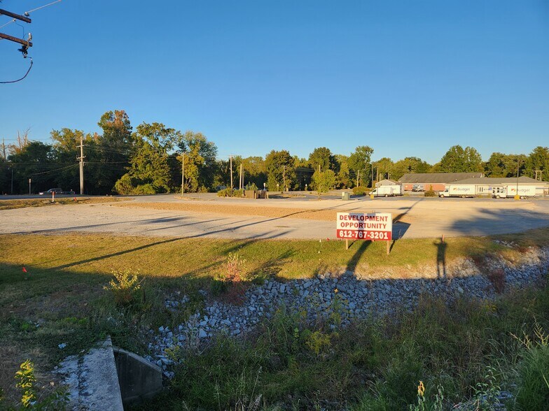 Primary Photo Of 1915-1921 W Sycamore St, Carbondale Land For Sale