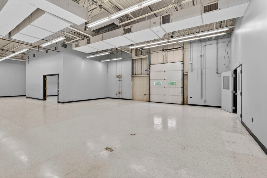 More Photos Of 645 Harvey Rd, Manchester Showroom For Lease