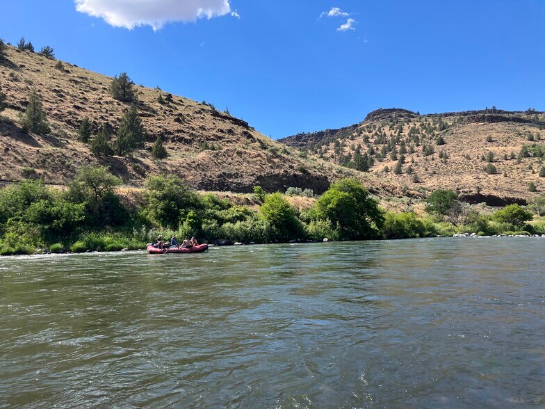 More Photos Of 206 Elrod Ave, Maupin Storefront Retail Residential For Lease