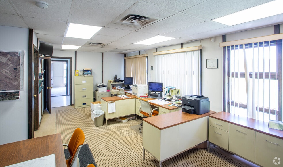 More Photos Of 37 Colonel Lindbergh Ln, Moscow Airport For Sale