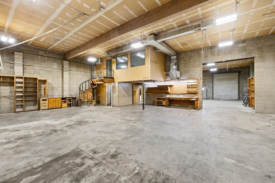 More Photos Of 744 S Grape St, Medford Industrial For Sale