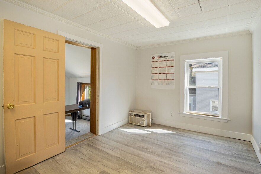 More Photos Of 10 Elm St, Gorham Office For Sale