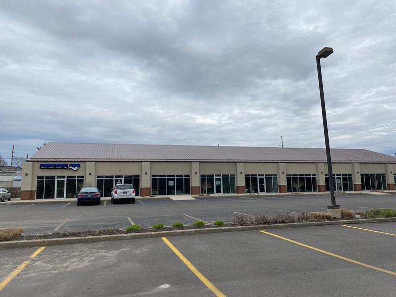 Primary Photo Of 1202 W Maumee St, Angola Storefront Retail Office For Lease