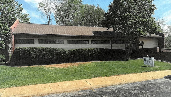 Primary Photo Of 1515 W Walnut St, Jacksonville Medical For Sale