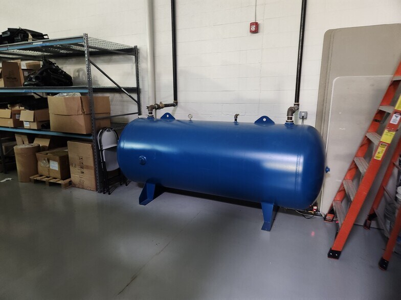 More Photos Of 2370 Meijer Dr, Troy Light Manufacturing For Lease