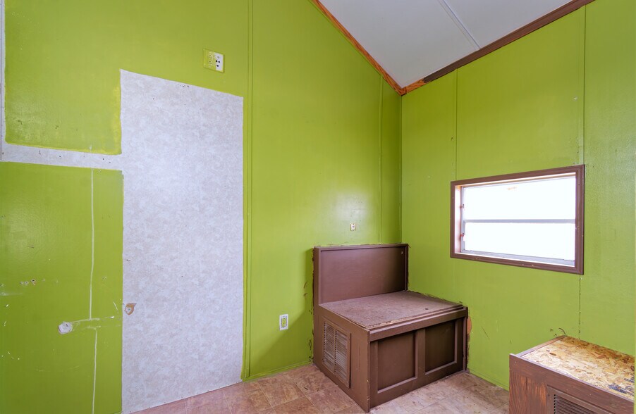 More Photos Of 566 Central Blvd, Quartzsite Freestanding For Sale