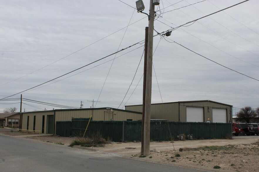 More Photos Of 407 N Nelson St, Fort Stockton Research And Development For Sale