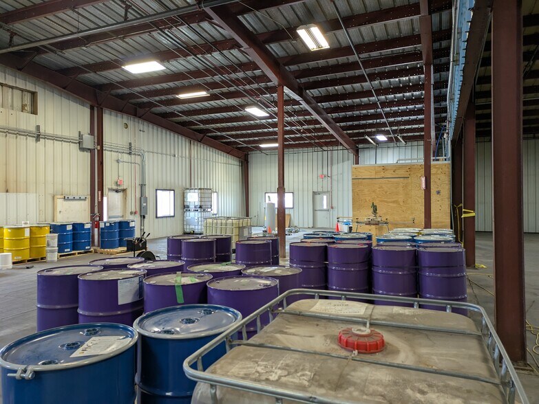 More Photos Of 100 S Broadway, Belgrade Distribution For Sale