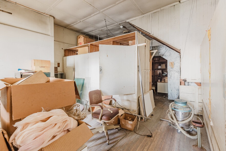 More Photos Of 217 W Lamar St, Americus General Retail For Sale