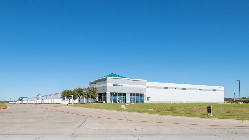 Primary Photo Of 410 W Trinity Blvd, Grand Prairie Warehouse For Lease
