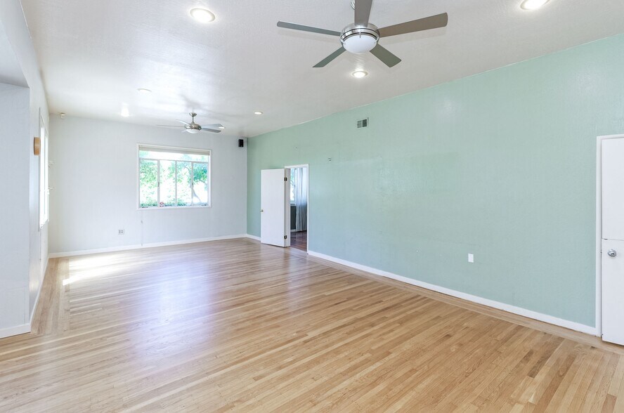 More Photos Of 2944 Webster St, Oakland Office For Sale