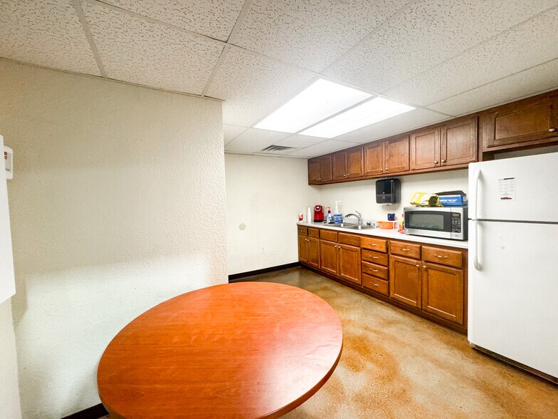 More Photos Of 410 Colorado Ave, Big Lake Industrial For Sale