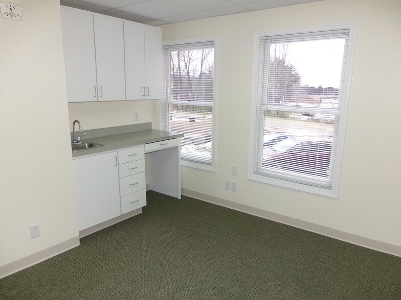 More Photos Of 401 Gilford Ave, Gilford Medical For Sale