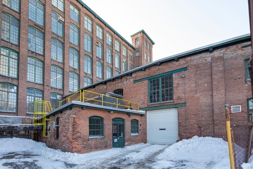 More Photos Of 165 Front St, Chicopee Apartments For Sale