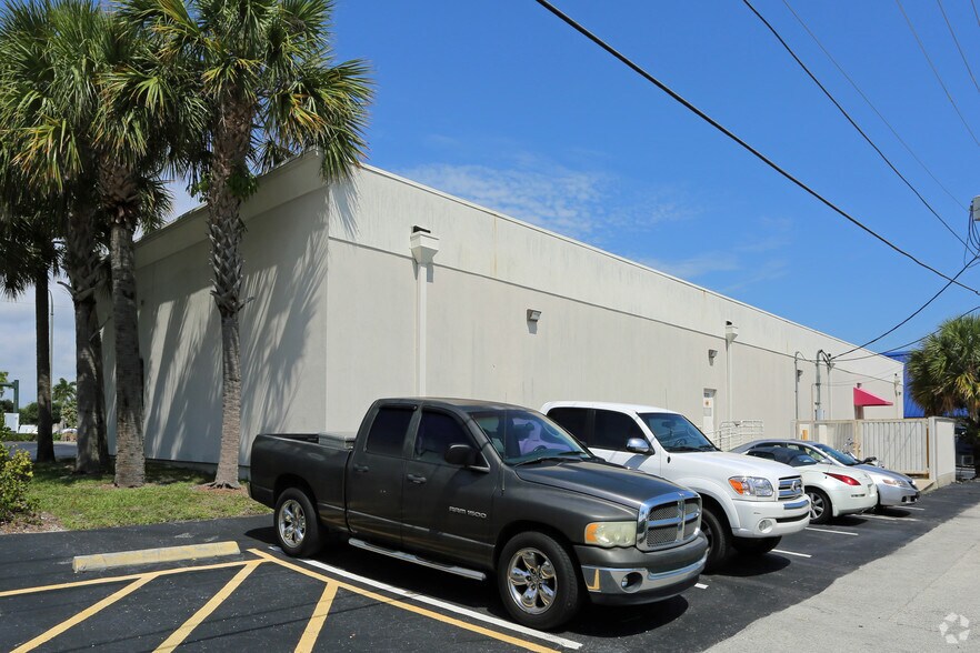 More Photos Of 300 US Highway 1, North Palm Beach Freestanding For Lease