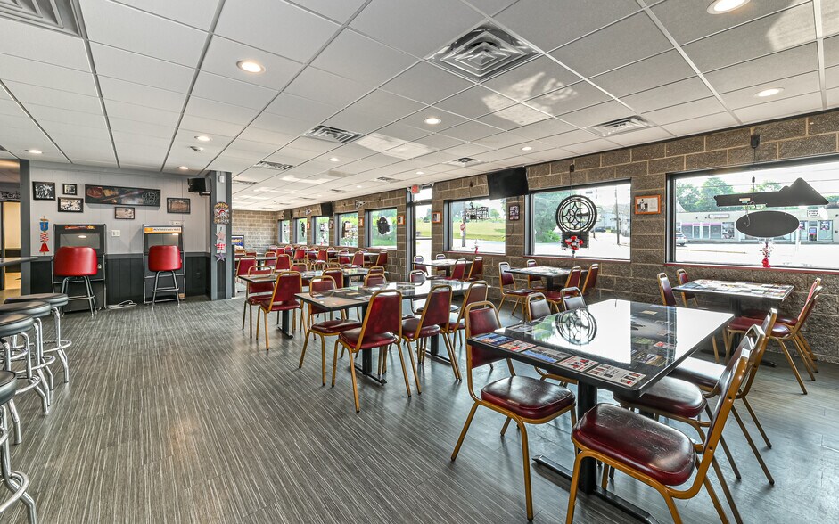 More Photos Of 2615 Freeport Rd, Natrona Heights Bar For Lease