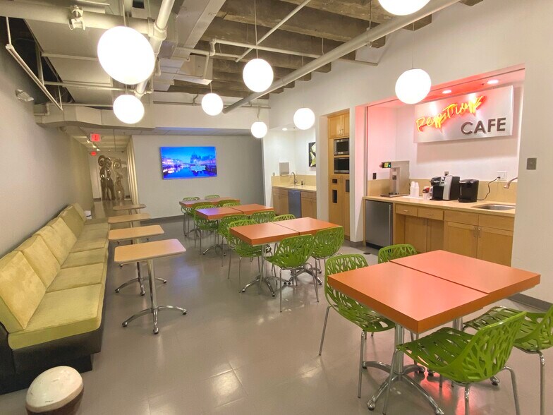 More Photos Of 100 N Brand Blvd, Glendale Office Residential For Lease