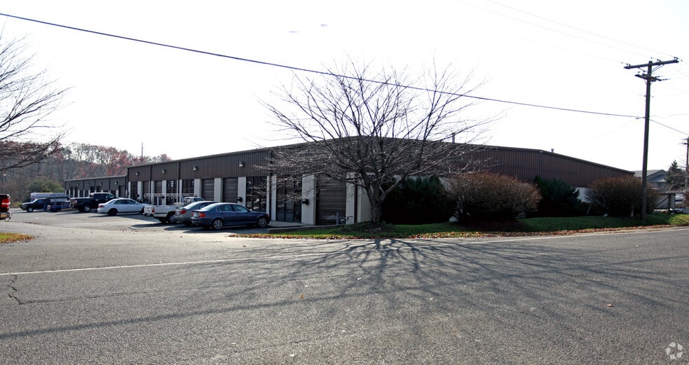 More Photos Of 9107 Industry Dr, Manassas Park Warehouse For Lease