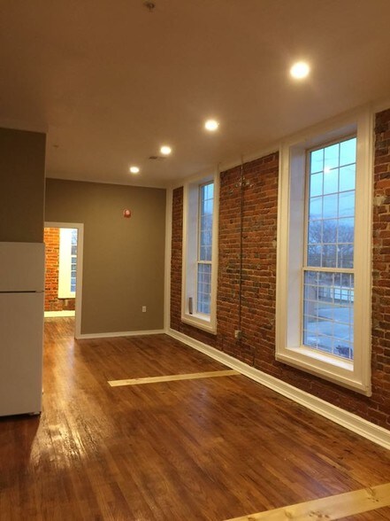 More Photos Of 200 W Main St, Marietta Storefront Retail Residential For Sale