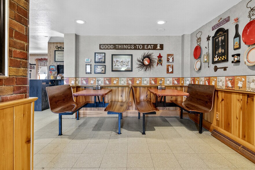 More Photos Of 1281 OH-183, Atwater Restaurant For Sale
