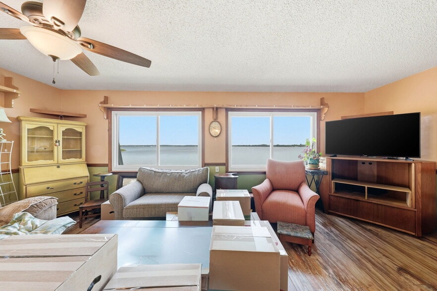 More Photos Of 400 Lakeshore Dr, Eustis Specialty For Sale
