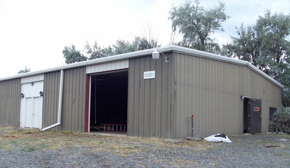 More Photos Of 10538 Arapahoe Rd, Lafayette Warehouse For Lease