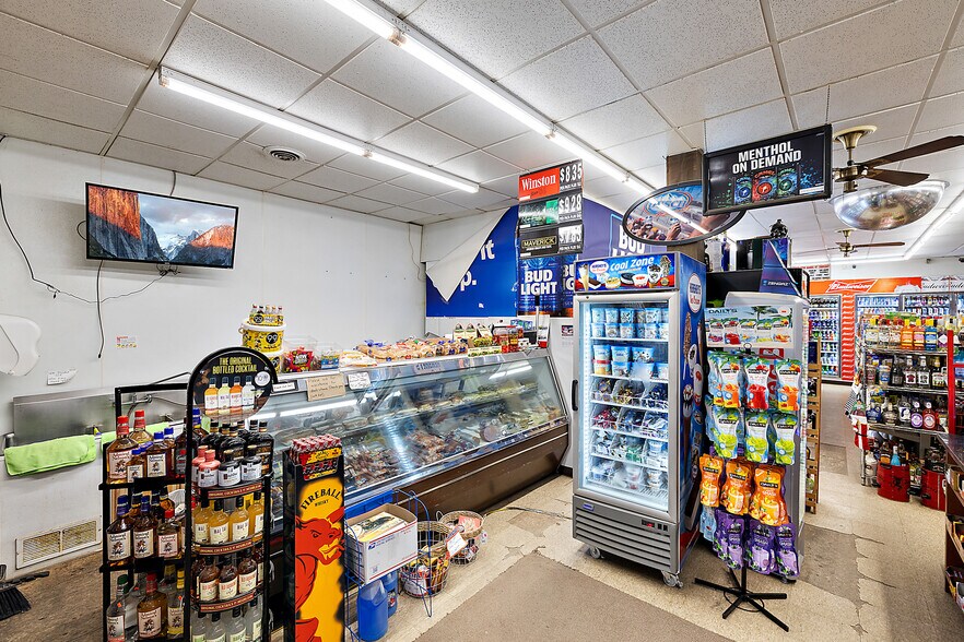 More Photos Of 3504 Palms Rd, Casco Drugstore For Sale