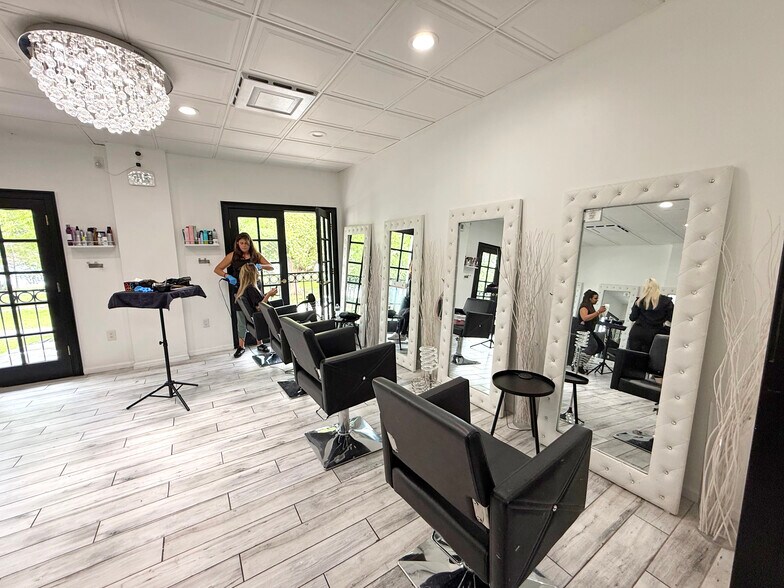 More Photos Of 1235 N Orange Ave, Orlando General Retail For Sale