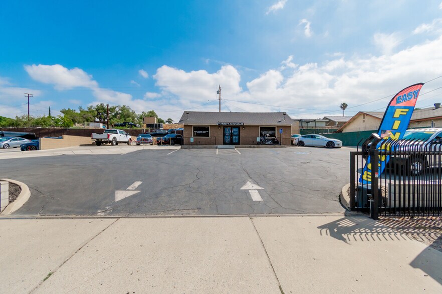 More Photos Of 19700 Temescal Canyon Rd, Corona Freestanding For Lease